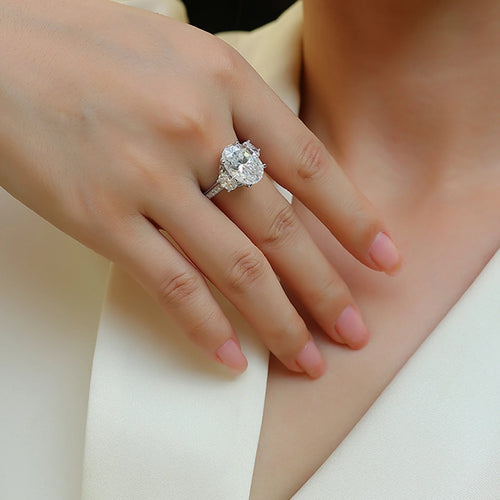 5 Carat Moissanite Ring – Oval Design, Sparkling Moissanite, Ideal for Engagements
