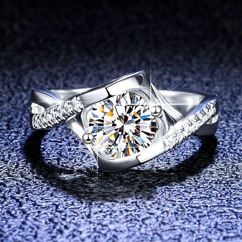 18K Gold Moissanite D Color VVS1 Diamond Round cut