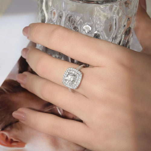 Cushion Cut 1.5ct Moissanite Engagement Ring