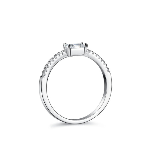 0.5CT D VVS1 Emerald Radiant Cut Moissanite Rings