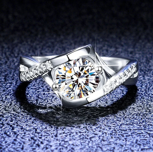 18K Gold Moissanite PT950 Platinum D Color VVS1 Diamond Ladies Ring