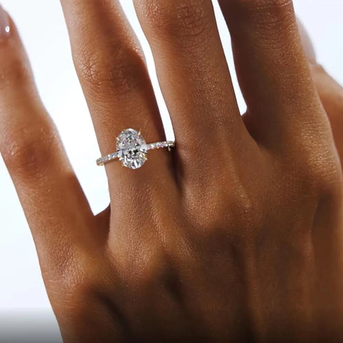 4 Prong Setting Oval Cut Simulated Diamond Ring for Women